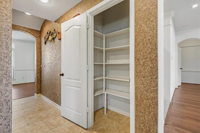 Building Photo - 9431 Copper Cove Ln
