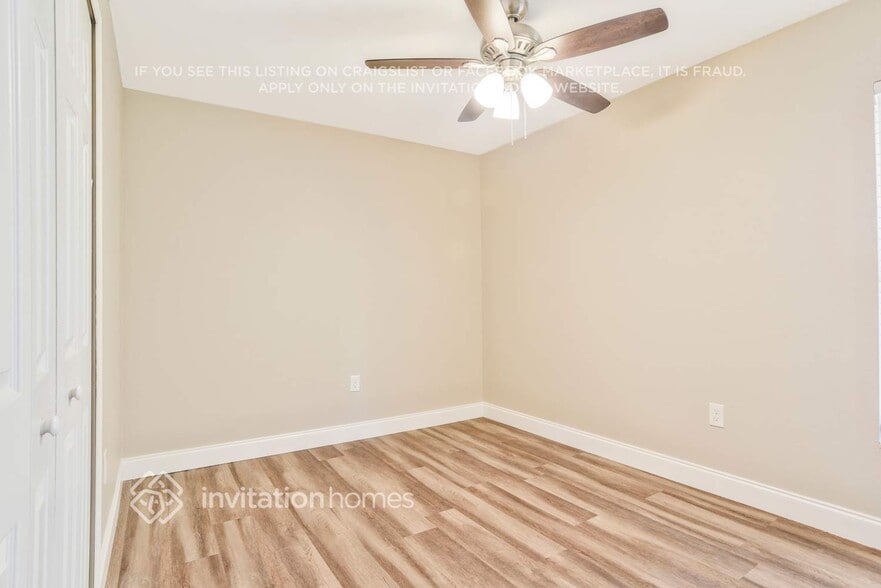 Building Photo - 316 E Rose Ln