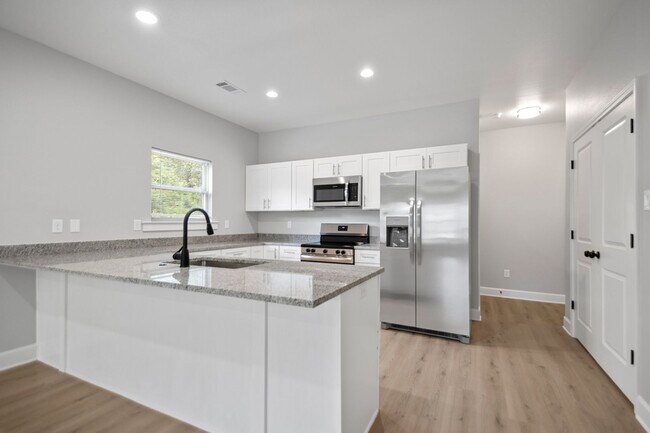 Building Photo - 2311 Nichols Rd