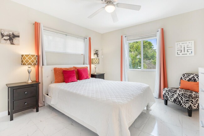 Building Photo - 4385 E Pso Caroleta