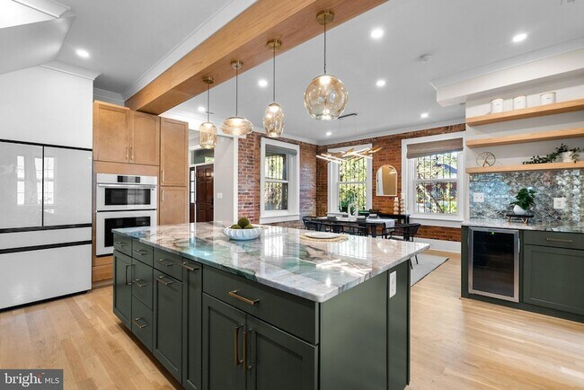 Building Photo - 1616 Kilbourne Pl NW