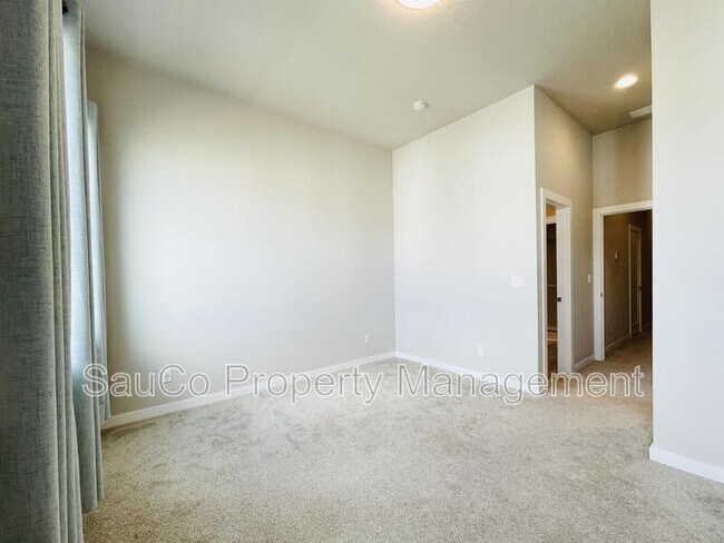 Building Photo - 17153 SW Woodpecker Ln