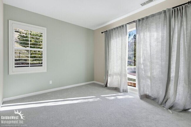 Building Photo - Beautifully Appointed 5Bdm 4Ba Home Located in San Marcos!