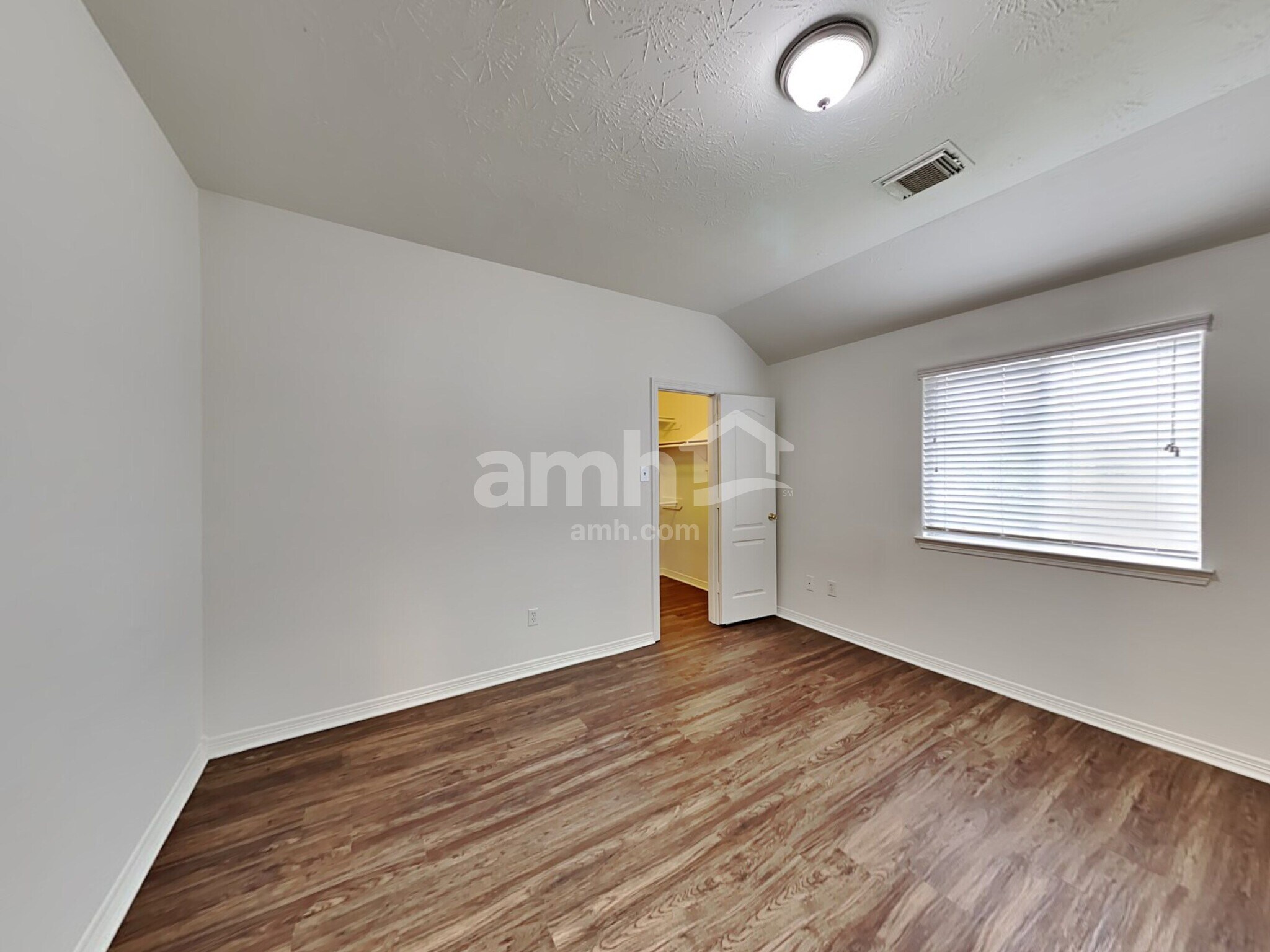 Building Photo - 28726 Hidden Cove Dr