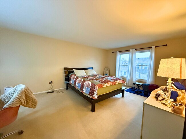 Building Photo - 247 Nantucket Harbor