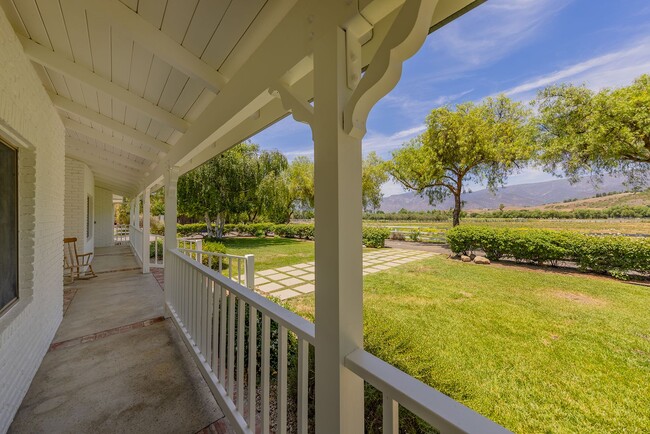 Building Photo - Ojai Horse Ranch