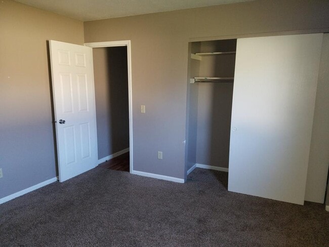 Building Photo - 731 Villa Park Ct