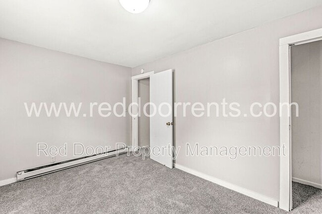 Building Photo - 972 Edgemont Ave