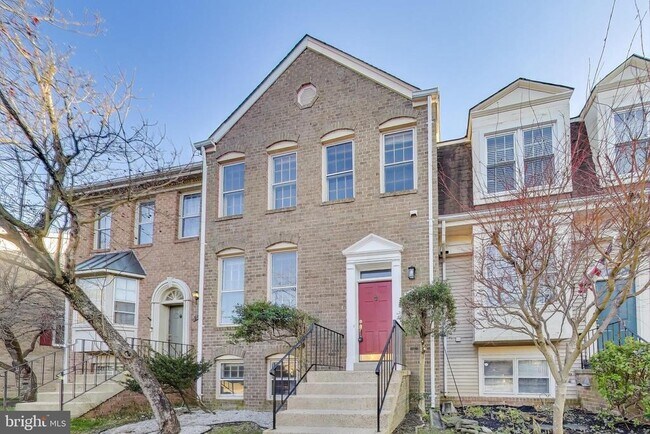 Building Photo - 2851 Strauss Terrace