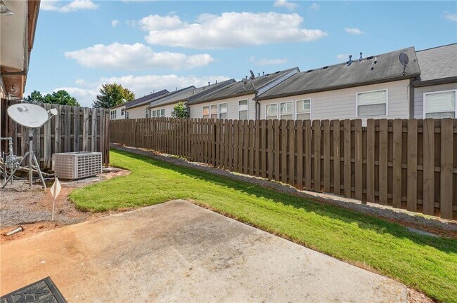 Building Photo - 4978 Berkeley Oak Dr