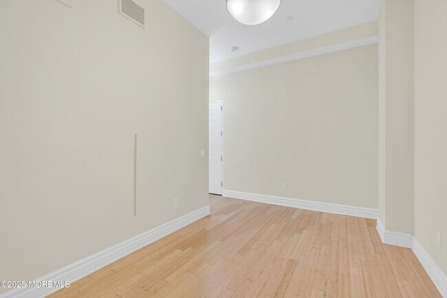 Building Photo - 300 Emory St