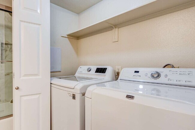 Building Photo - Ocean Views – Beachside Living