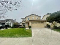 Building Photo - Turn Key 4 bedroom 2.5 bath in Brentwood!