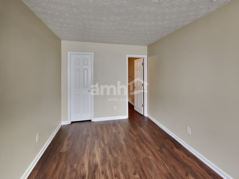 Building Photo - 435 Shenandoah Ct