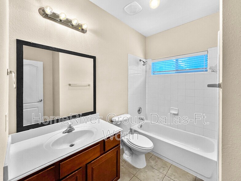 Building Photo - 6876 Livorno Ln