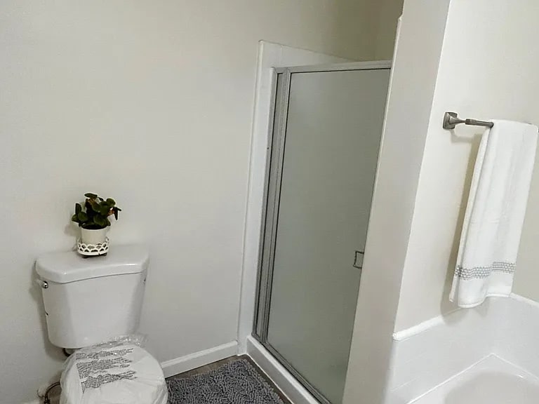 Building Photo - 220 E Live Oak St