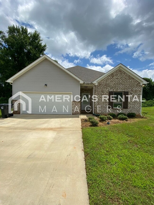 Building Photo - Home for Rent in Weaver, AL!!! Available to View Now!!