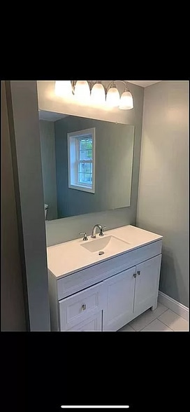 Building Photo - 6 Smithwheel Rd