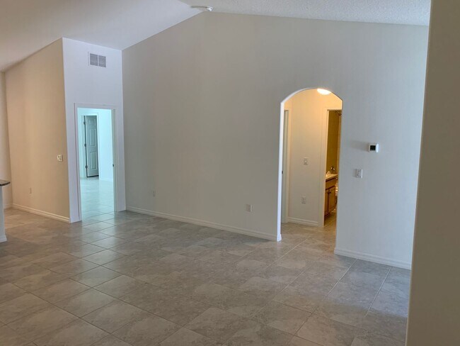 Building Photo - 124 Plain View Drive