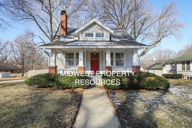 Primary Photo - Historic Home in Downtown Lee's Summit