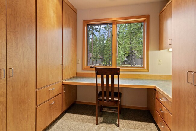 Building Photo - 13370 Spirea