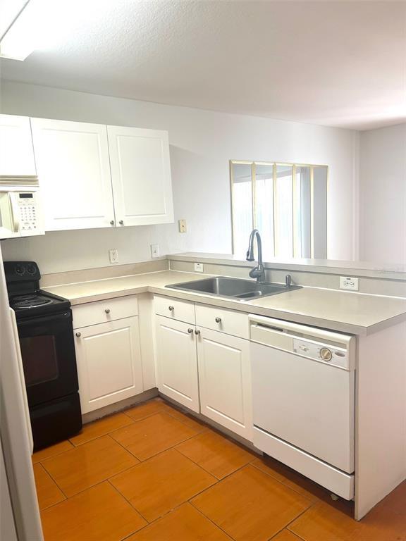 Building Photo - 332 Cervantes Dr