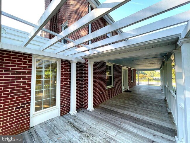 Building Photo - 4085 Hallowing Point Rd