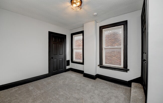 Building Photo - 814-816 S Ohio Avenue