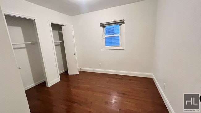 Building Photo - 256 STREET