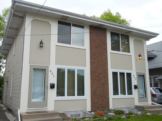 Building Photo - Charming 3-Bed Duplex in SE Minneapolis