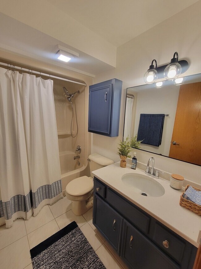 Building Photo - 10418 S Keating Ave