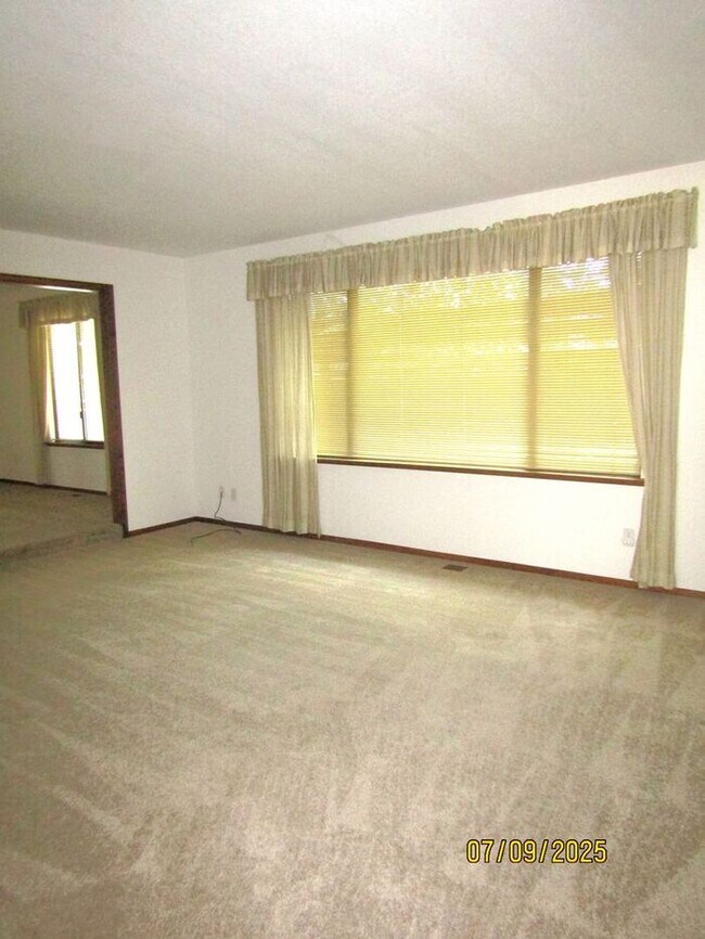 Building Photo - Beautiful Single Story Home in Great Santa...