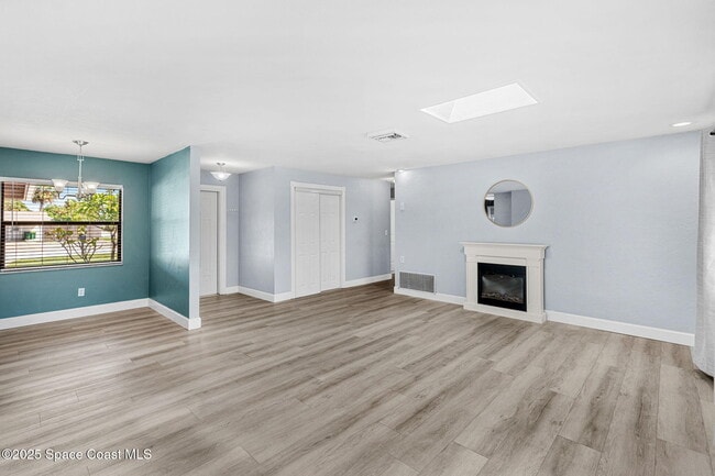 Building Photo - 1375 Crevalle Ave