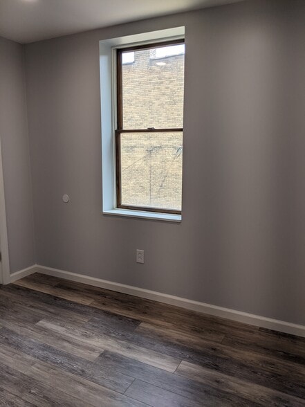 Back Bedroom - 310 Semple St