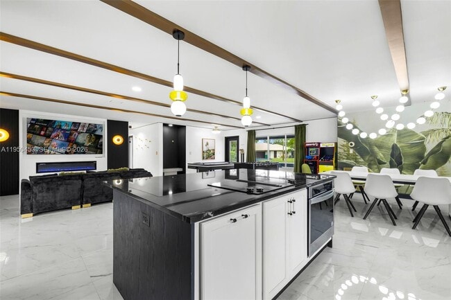 Building Photo - 10366 NW 15th St