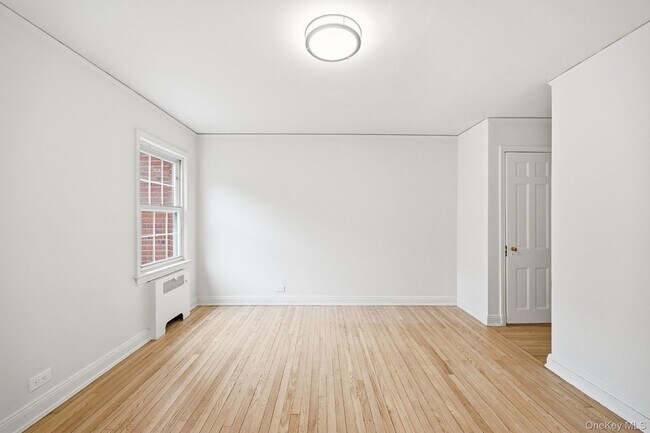 Building Photo - 61 Davis Ave