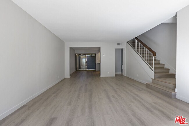 Building Photo - 1044 20th St