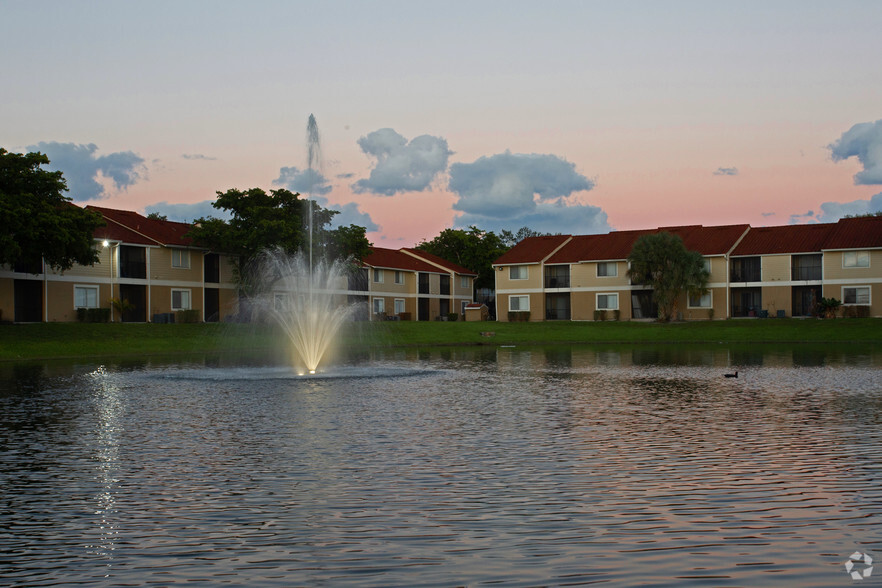 Sunny Lake Apartments - Lauderhill, FL | Apartment Finder