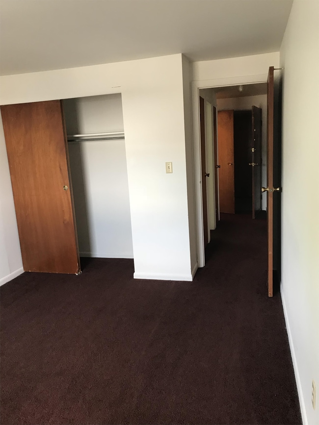 Building Photo - 4991 Arbor Village Dr