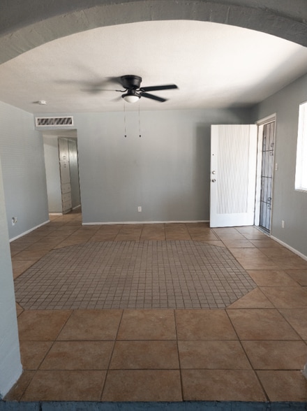 Building Photo - 506 N Hunt Dr