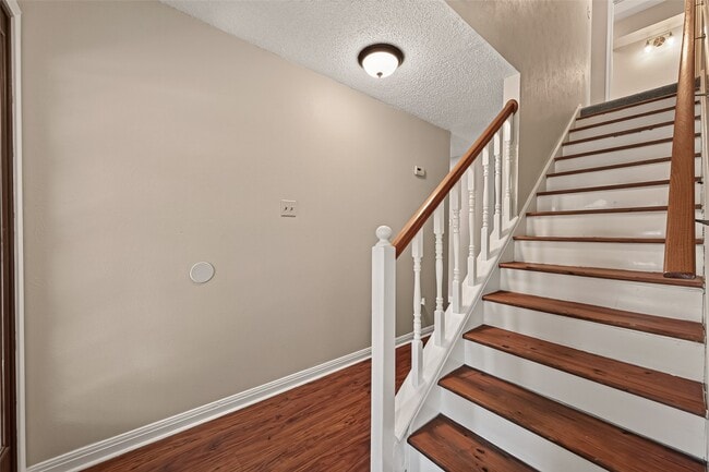 Building Photo - 13309 Milo Dr