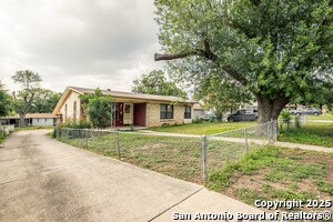 Building Photo - 223 Northill Dr