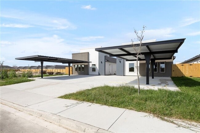 Building Photo - 21 Hilltop Ave