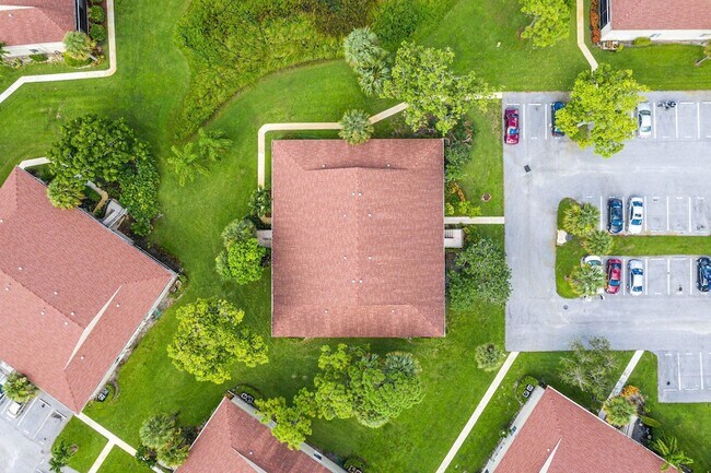 Building Photo - 6559 Chasewood Dr