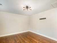 Building Photo - 1509 21st Ave N
