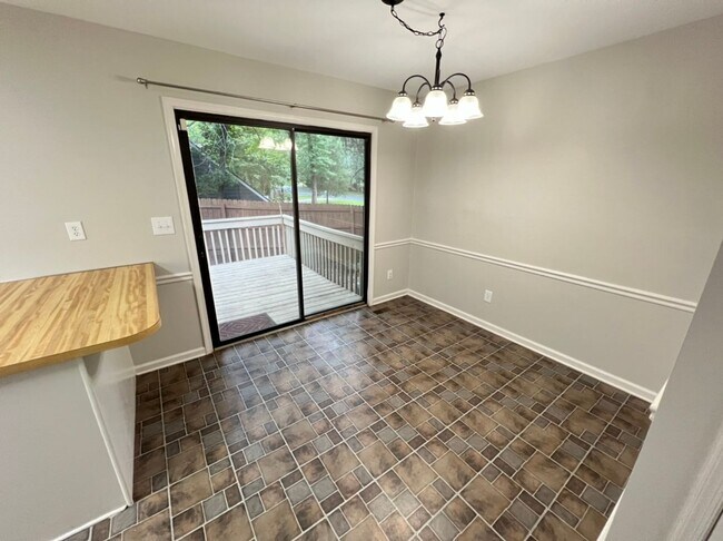 Building Photo - Quiet 3 bedroom cul-de-sac home in Rolling...