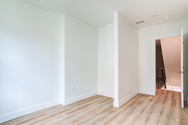 Building Photo - 3023 Harper St