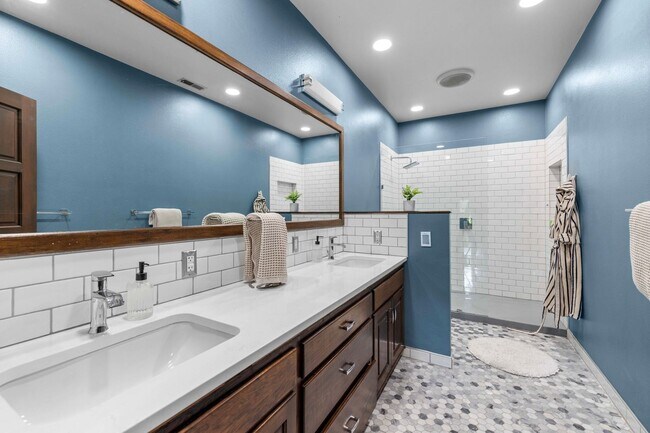 Building Photo - 20479 Comet Ln