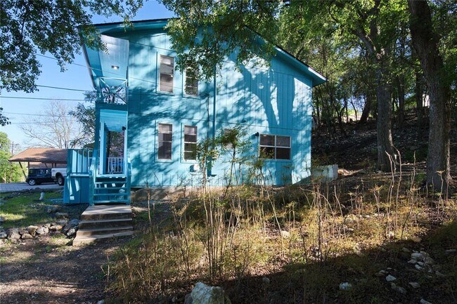 Building Photo - 833 Old Ranch Rd 12