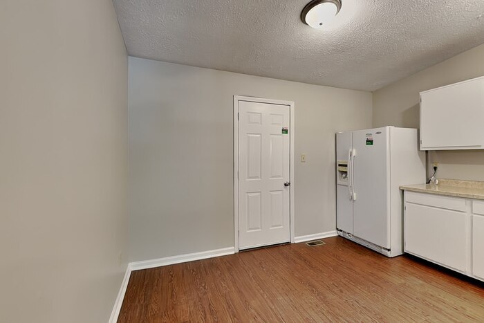 Building Photo - 5334 Padre Ln